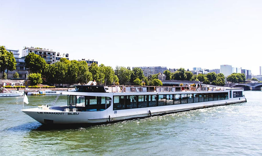 Dîner en bateau mouche à Paris : une croisière dîner sur la Seine